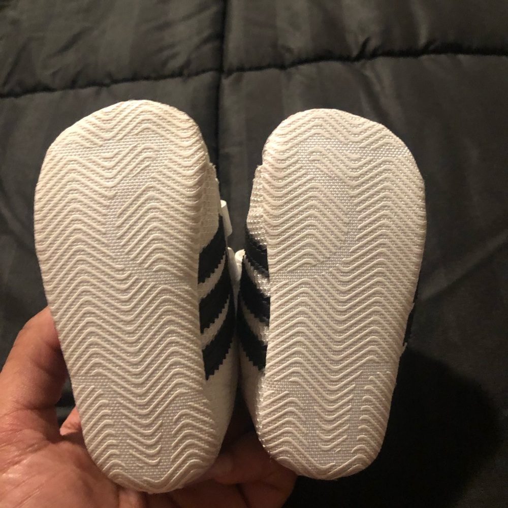 Baby Adidas - Picture 4 of 5
